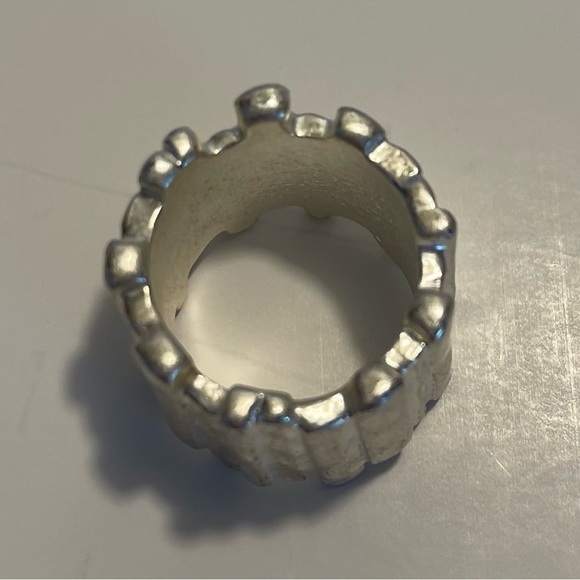Metal ring - Picture 2 of 2